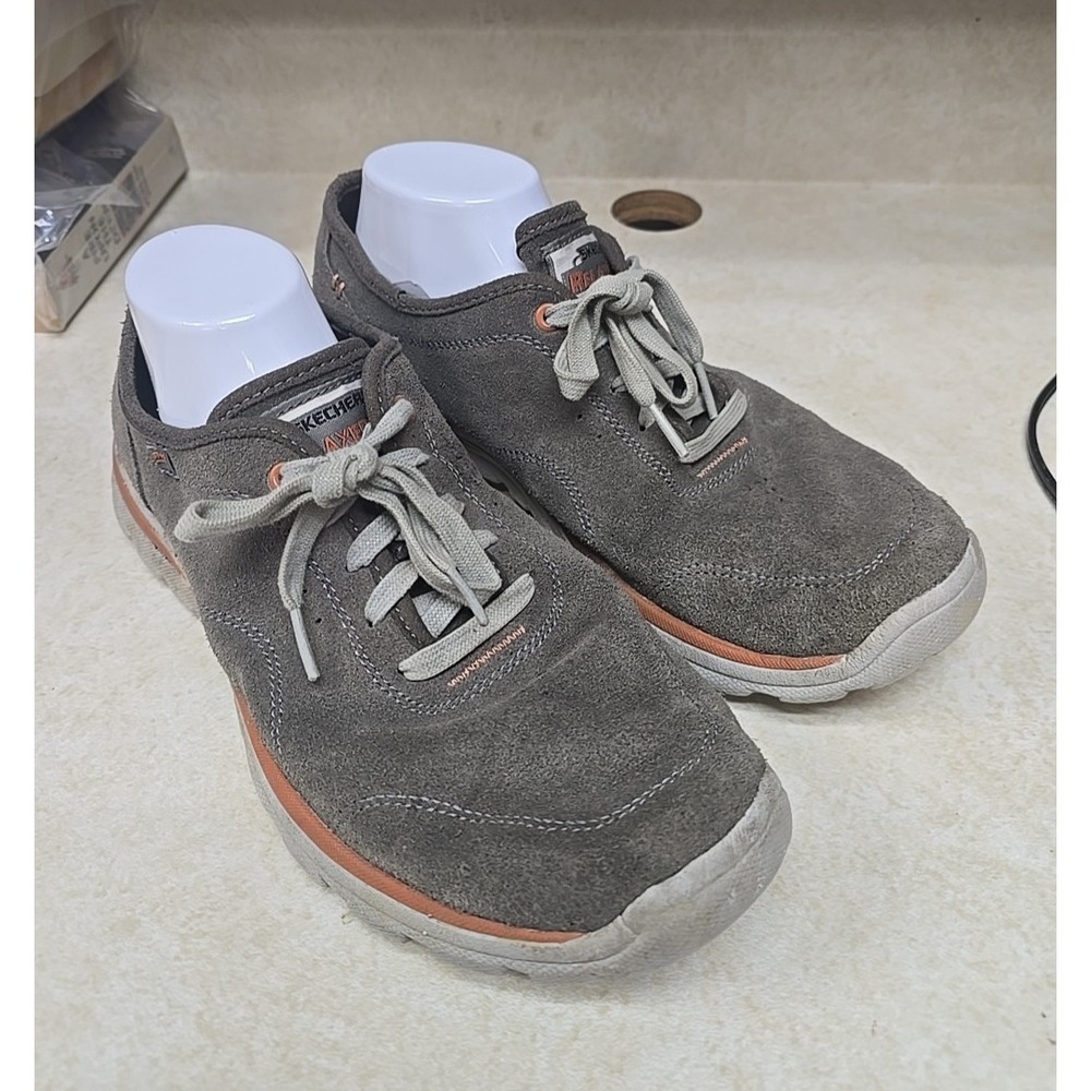 Skechers 63742 Gray Suede Relaxed Fit Lace Up Low Top Sneakers Men's Size‎ 9.5
